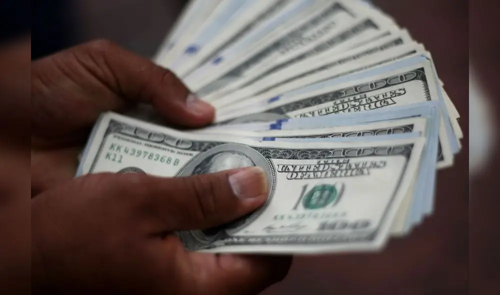 En el mercado paralelo el billete verde cotizaba en S/ 3,690 la compra y S/ 3,7200 la venta. Foto: Andina.