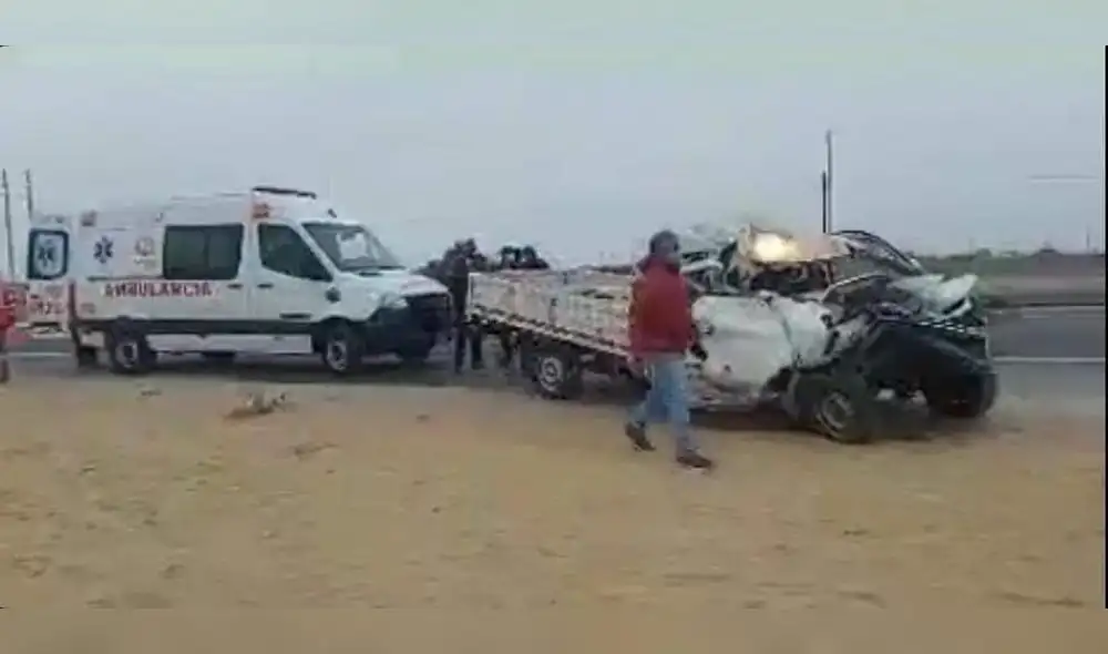 El fuerte impacto causó la muerte inmediata de los ocupantes del vehículo. Foto. PNP El fuerte impacto causó la muerte inmediata de los ocupantes del vehículo. Foto. PNP