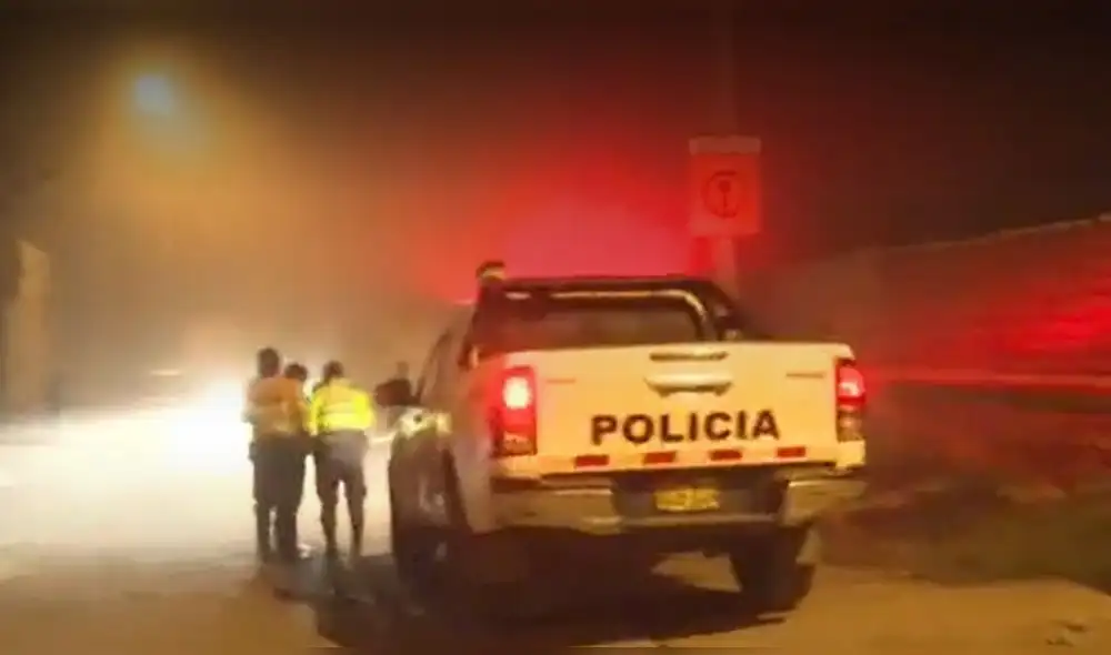 Lugareños denuncian que las chozas ubicadas en la ribera del río Rímac son ocupadas por traficantes de terreno y delincuentes. Foto: captura América Noticias Lugareños denuncian que las chozas ubicadas en la ribera del río Rímac son ocupadas por traficantes de terreno y delincuentes. Foto: captura América Noticias