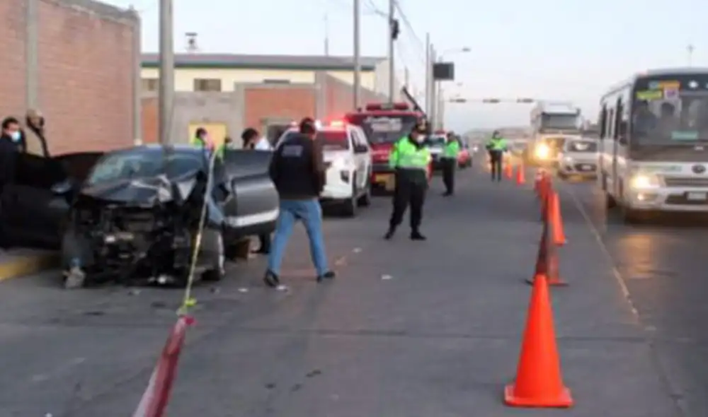Hasta la zona del accidente llegó el representante del Ministerio Público y los peritos de Criminalística. Foto: captura RSV Informando