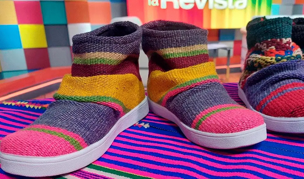 El emprendedor boliviano aclaró que cada modelo es único, esto debido a que el p’ullo no repite su forma ni color al momento de ser tejido, por lo cual, cada cliente tendrá un modelo exclusivo. Foto: Unitel Bolivia