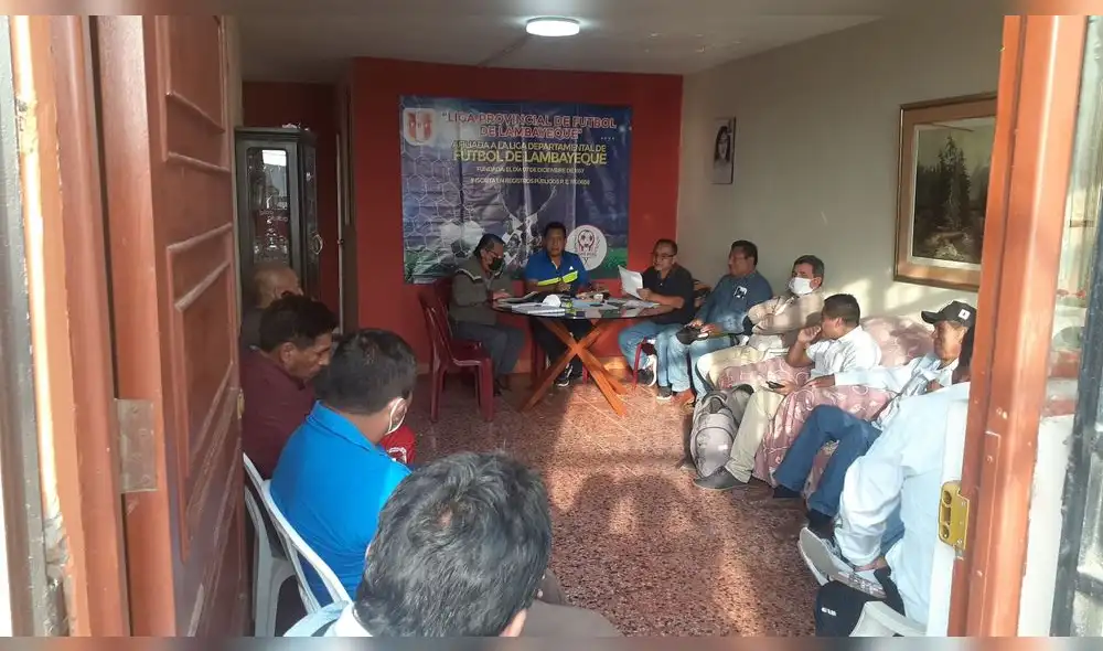 Directivos de liga elaboraron el sistema de competencia. Foto: LPFL