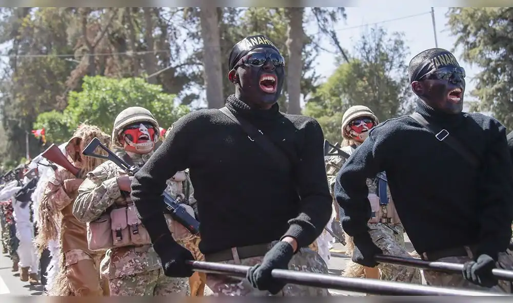 Agentes del Ejército peruano captaron la atención de los espectadores. Foto: Rodrigo Talavera/La República Agentes del Ejército peruano captaron la atención de los espectadores. Foto: Rodrigo Talavera/La República