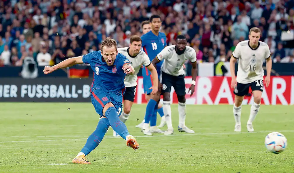 Paridad. El jugador del Tottenham puso el gol inglés de penal y sumó su tanto 50 con su ‘sele’. Foto: difusión