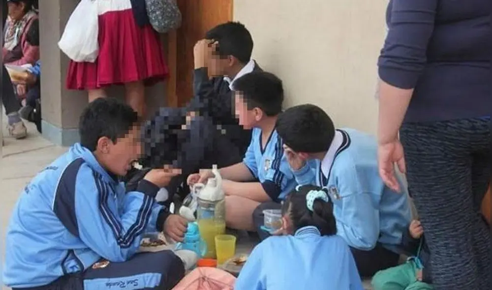 Este era el modo en que los escolares almorzaban en sus colegios antes de la pandemia. Actualmente, las clases por la tarde se realizan de forma virtual. Foto: Ministerio Público Cajamarca.