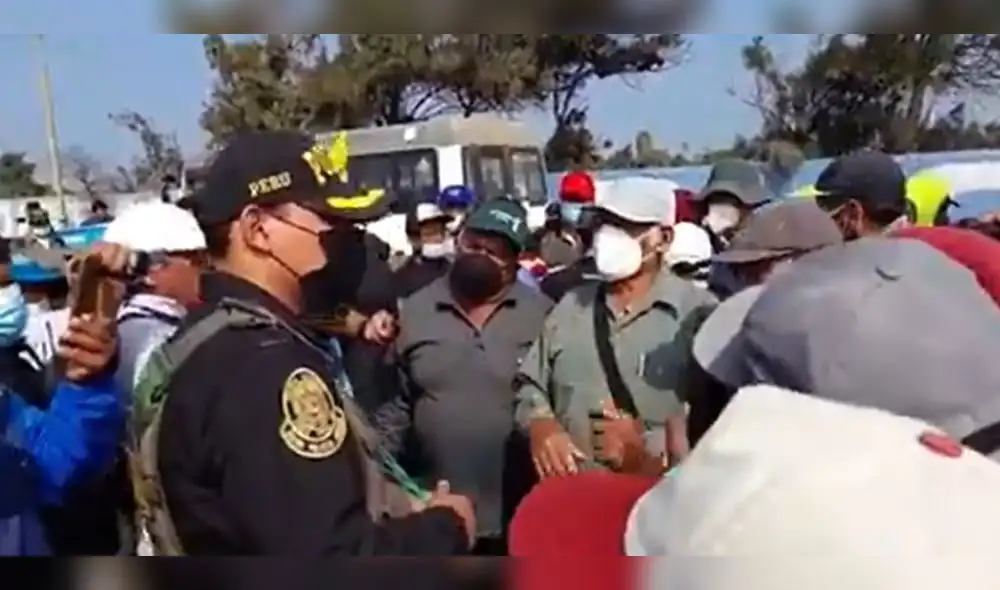 Manifestantes tomaron momentáneamente la Panamericana Norte. Foto: captura de Facebook/Radio RSD