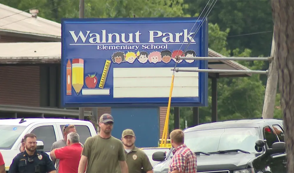Los niños, quienes permanecieron en el interior del edificio en todo momento, no se dieron cuenta de lo que estaba ocurriendo. Foto: ABC News