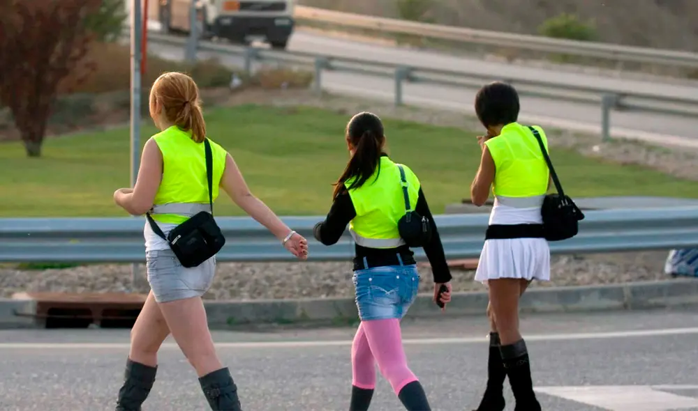 De acuerdo a un estudio de la Generalitat, uno de cada cinco hombres mayores de edad admite que pagó por sexo alguna vez en la vida. Foto: EFE / referencial