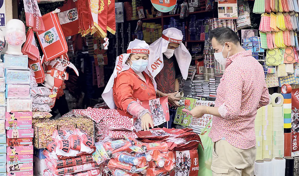 Novedades. Los turbantes blanquirrojos son los más pedidos. Foto: Gerardo Marín/La República
