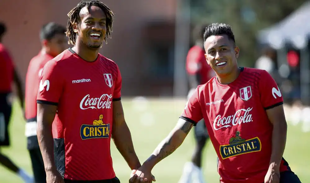 Unidos. Carrillo y Cueva reflejan el compañerismo en la sele. Foto: difusión