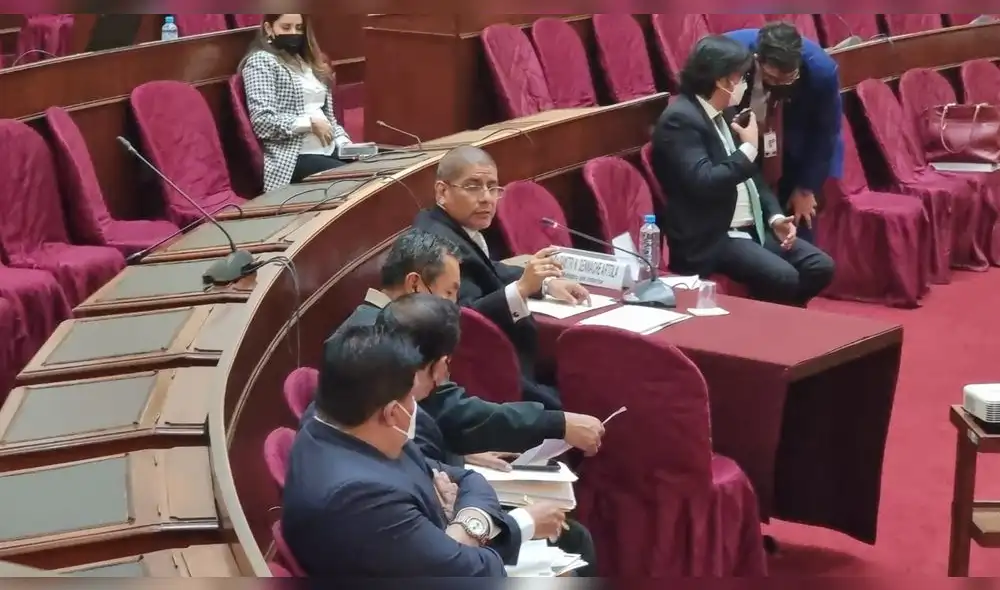 Dimitri Senmache asistió a la Comisión de Fiscalización este 10 de junio. Foto: Pamela Advíncula / URPI-LR