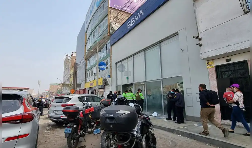 La PNP está a la espera de los registros de las cámaras de seguridad identificar la placa del vehículo.Foto: La República