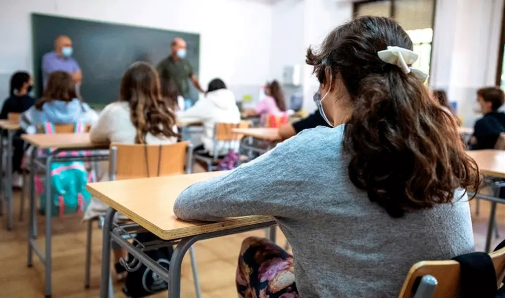 "La idea es ordenar el empleo de la arroba, la equis y la e para al momento de la enseñanza, estableciendo una guía de prácticas de recomendaciones para comunicar inclusivamente”, sostuvo el alcalde de Buenos Aires. Foto: EFE