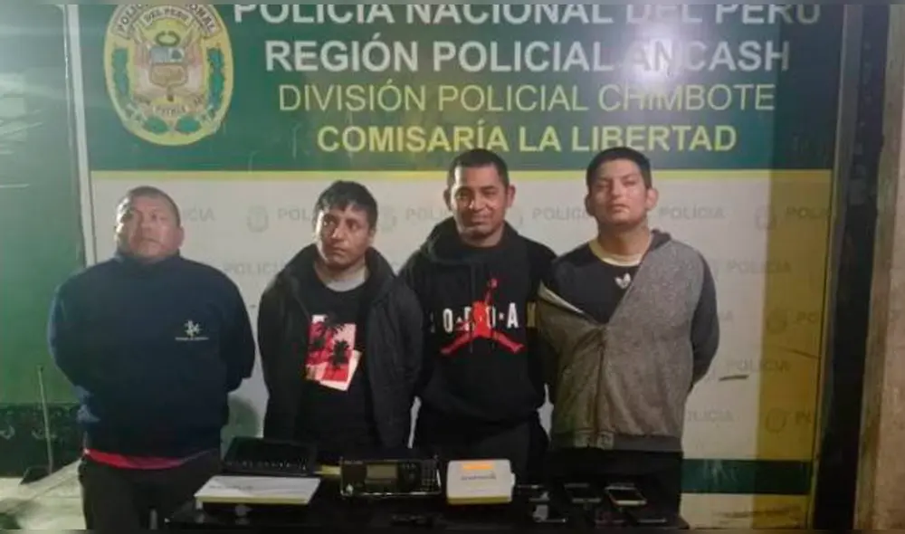 Sujetos quedaron a disposición del Ministerio Público para las investigaciones de ley. Foto: Radio Santo Domingo