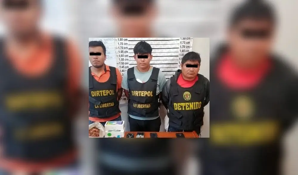 A delincuentes se les halló una caja con cartuchos de dinamita. Foto: PNP
