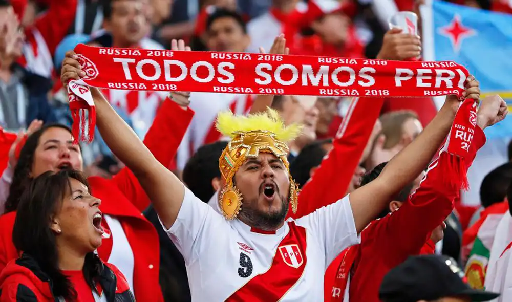 Gobierno escuchó pedido de hinchas que esperan que Perú clasifique por segunda vez consecutiva al mundial. Foto: Andina / hincha peruano en mundial Rusia 2018
