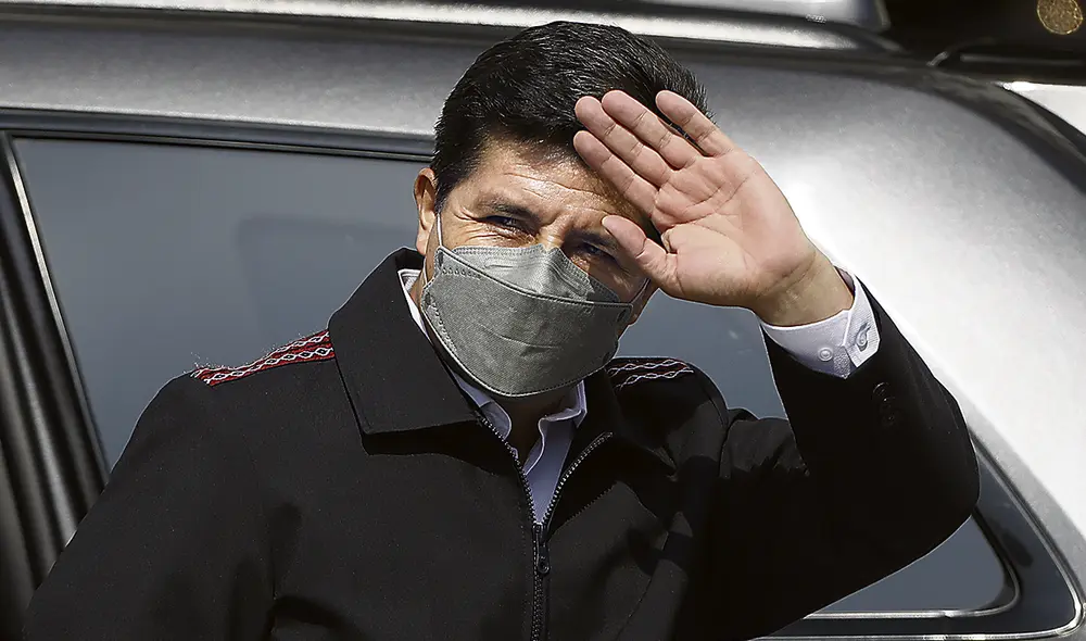 De lejos. Castillo cumplió 100 días sin hablar con la prensa y en eventos en que participa sigue sin acercarse a los periodistas a responder temas de interés.