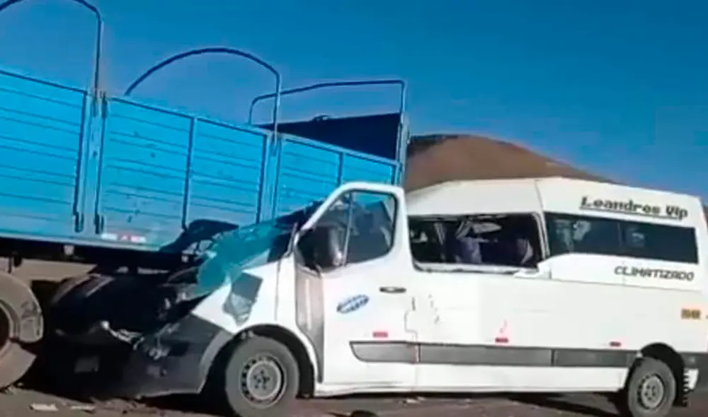 Hasta la zona del accidente de tránsito subieron unidades de los Bomberos y agentes de la Policía de Carreteras. Foto: PNP