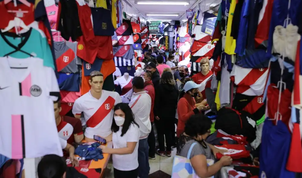Los turbantes de la selección peruana son la novedad para esta campaña de Gamarra antes del repechaje. Foto: Jhon Reyes/La República Los turbantes de la selección peruana son la novedad para esta campaña de Gamarra antes del repechaje. Foto: Jhon Reyes/La República