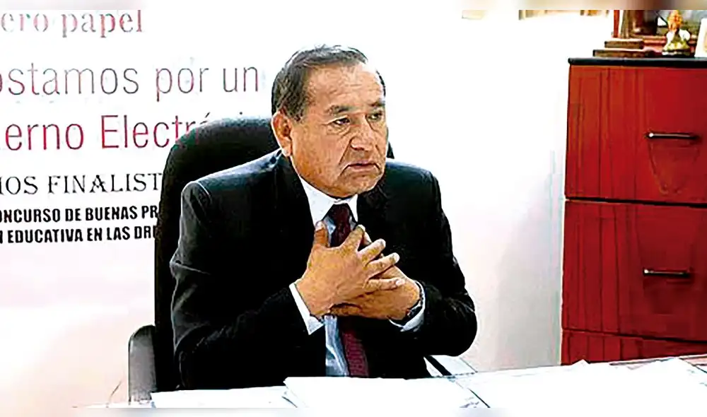 Otra vez. Jorge Luis Choque, que ahora es funcionario del Minedu, comprometido en venta de terreno cuando era Director de Ugel Norte. Foto: La República Archivo Otra vez. Jorge Luis Choque, que ahora es funcionario del Minedu, comprometido en venta de terreno cuando era Director de Ugel Norte. Foto: La República Archivo