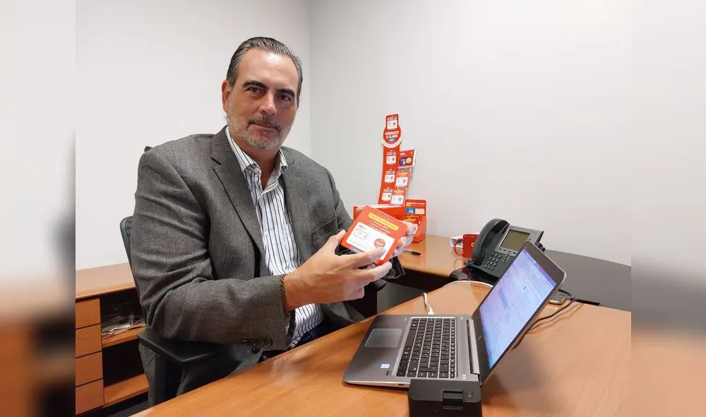 Eduardo Carrillo, subdirector de canales de autogestión de Claro Perú. Eduardo Carrillo, subdirector de canales de autogestión de Claro Perú.