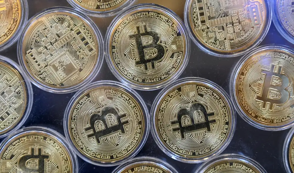 En noviembre de 2021, el bitcóin llegó a su máximo nivel histórico de 69.000 dólares. Foto: AFP