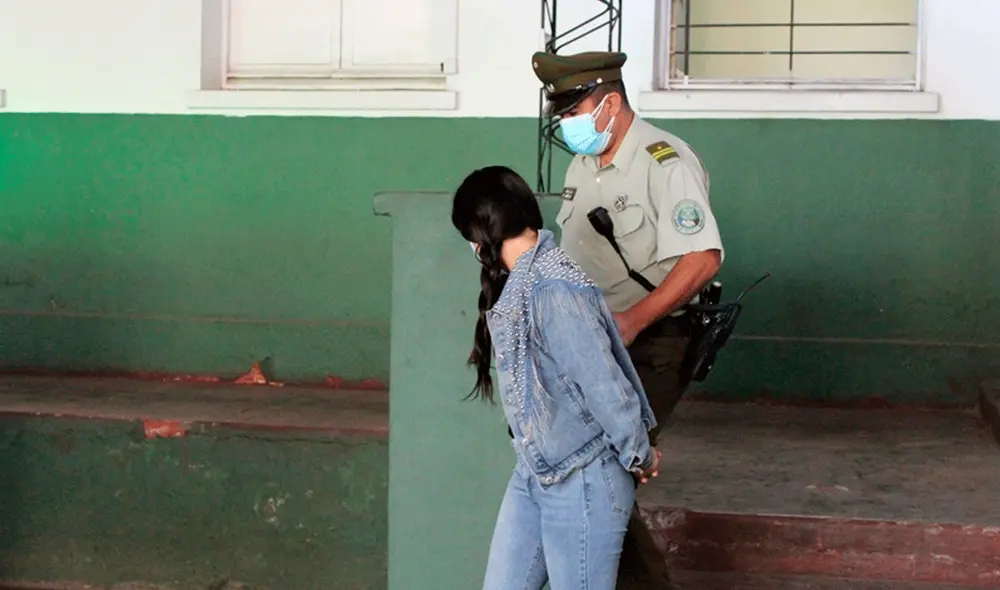 Al percatarse de la presencia de Carabineros, la mujer trató de huir del lugar, pero terminó siendo capturada en el perímetro de su casa. Foto: Andes on line / referencial Al percatarse de la presencia de Carabineros, la mujer trató de huir del lugar, pero terminó siendo capturada en el perímetro de su casa. Foto: Andes on line / referencial