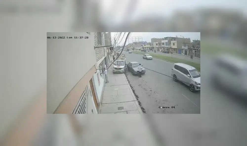 Accidente se registró en la cuadra 7 de la avenida Los Incas, en Chiclayo. Foto: captura/PNP Accidente se registró en la cuadra 7 de la avenida Los Incas, en Chiclayo. Foto: captura/PNP