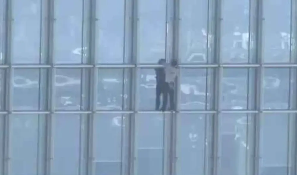 Maison Des Champs fue detenido por las autoridades por alterar el orden público. Foto: captura de video / NBC News