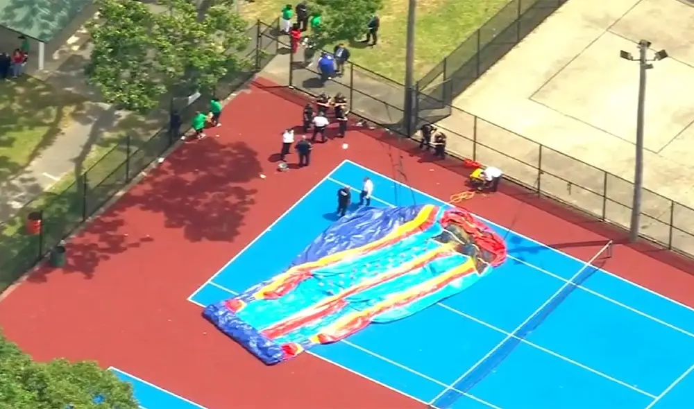 Estructura inflable se derrumba de manera repentina y deja varios niños heridos. Foto: captura video/New York post