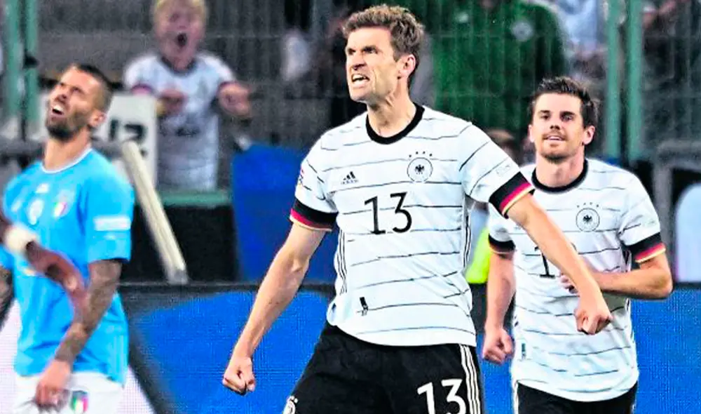 Deja huella.  Thomas Muller y la celebración de su tanto en la goleada ante los italianos. Foto: EFE