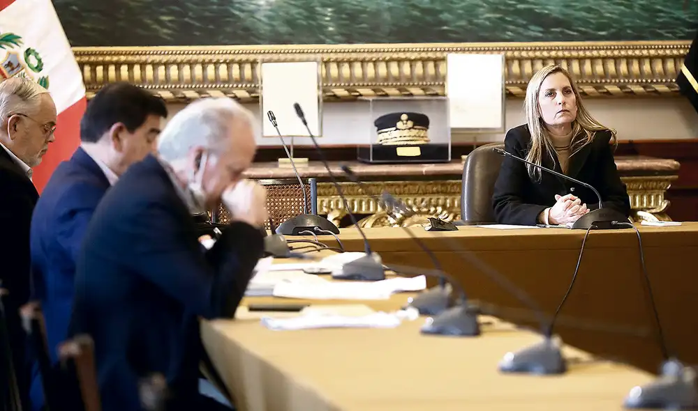 Derrota. María Alva (Acción Popular) y la mayoría de las bancadas ya no lograrán la elección exprés y sin una verdadera transparencia y participación ciudadana. Foto: Congreso