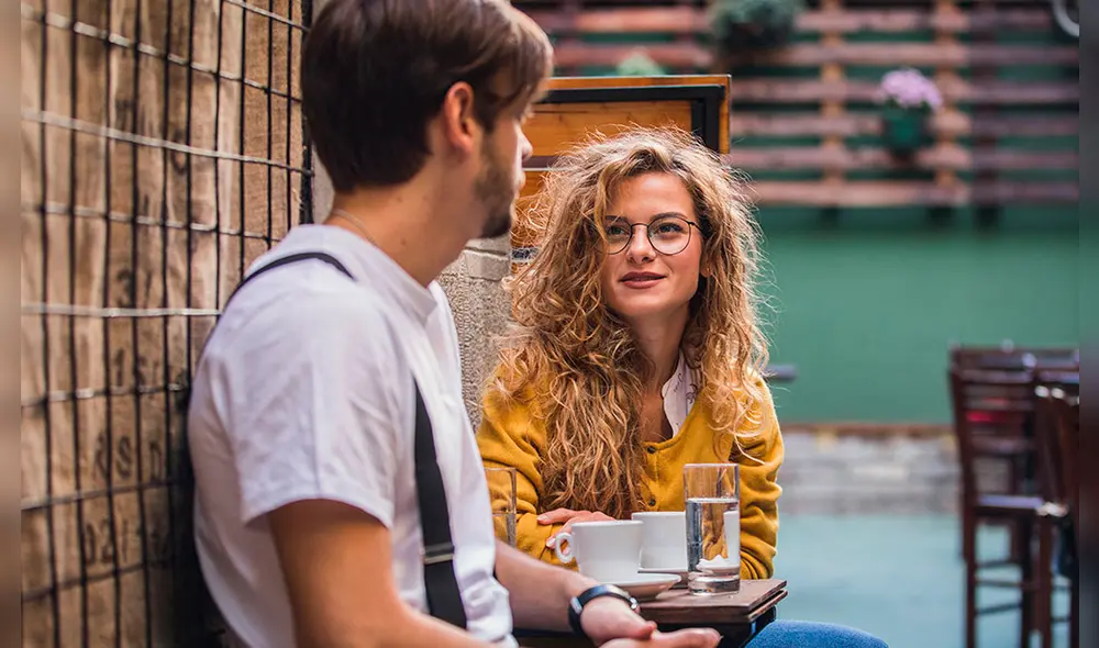 Hacer buenas preguntas pueden ayudarte a conocer mejor a otras personas. Foto: Cosmopolitan.com