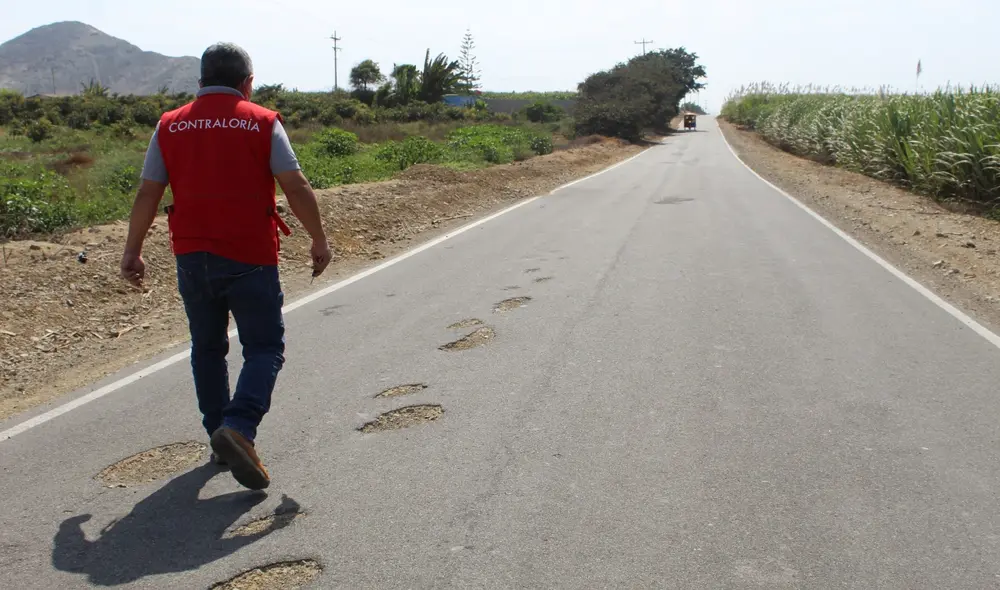 Son de más de 12 kilómetros de camino vecinal que, en distintos tramos, presentan diferentes tipos de fallas en el pavimento. Foto: Contraloría
