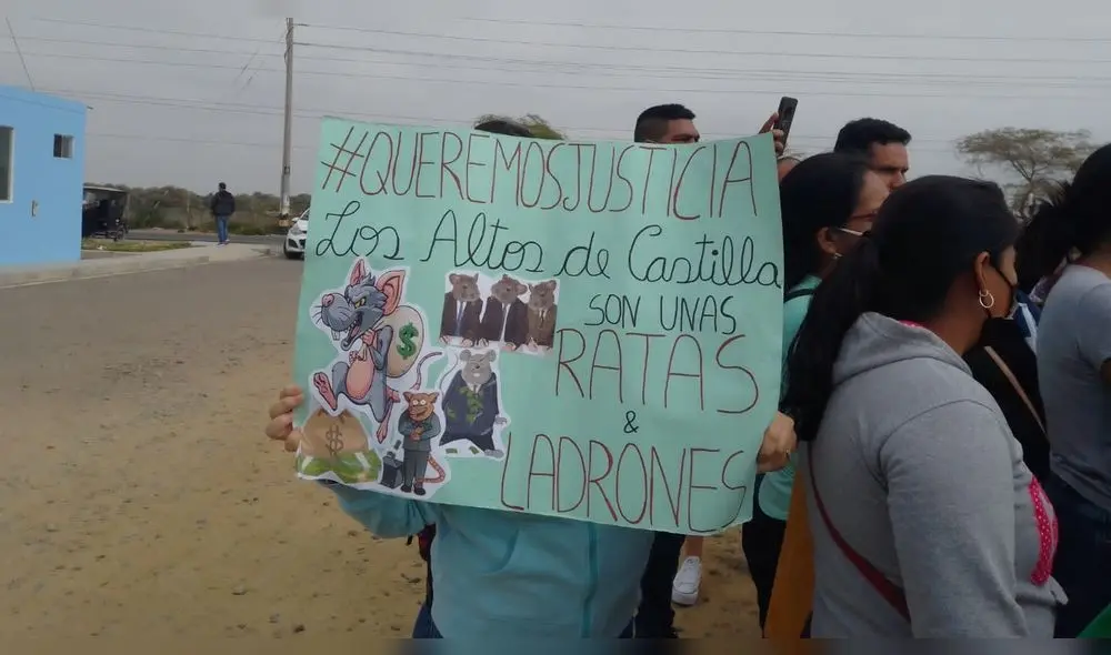 Los clientes piden la devolución de su dinero. Foto: La República Los clientes piden la devolución de su dinero. Foto: La República