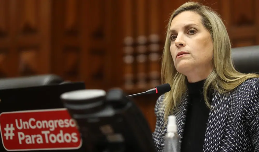 María del Carmen Alva denunció haber recibido amenazas desde un número en el extranjero. Foto: Congreso