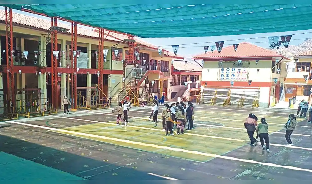 Prevención. Piden a colegios vigilar síntomas de escolares. Foto: La República Prevención. Piden a colegios vigilar síntomas de escolares. Foto: La República