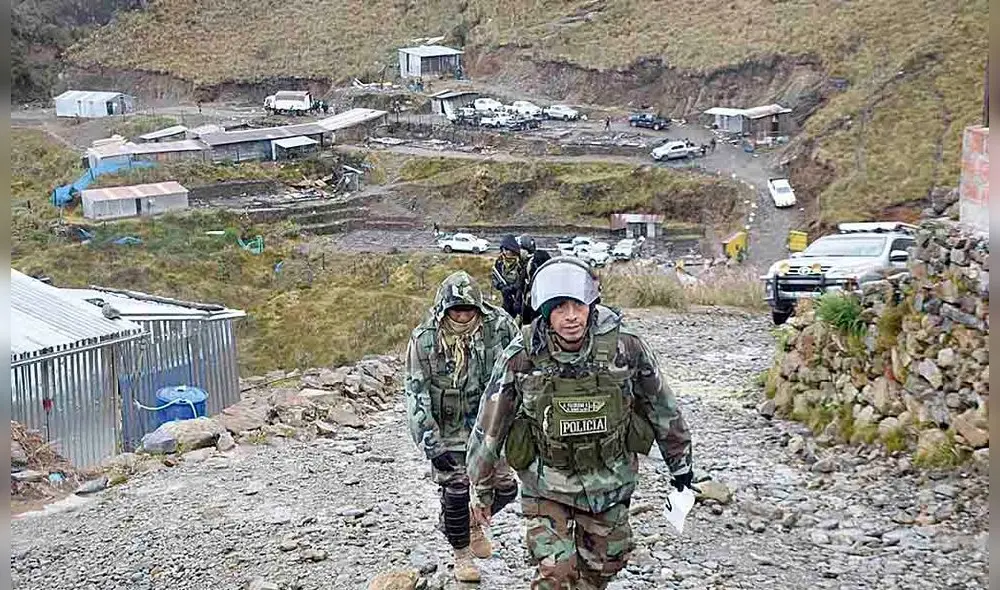 PRUEBAS. Mineros informales hicieron de las suyas en Betaspata, pero fiscalizadores de la DREM, no se dieron por enterados.