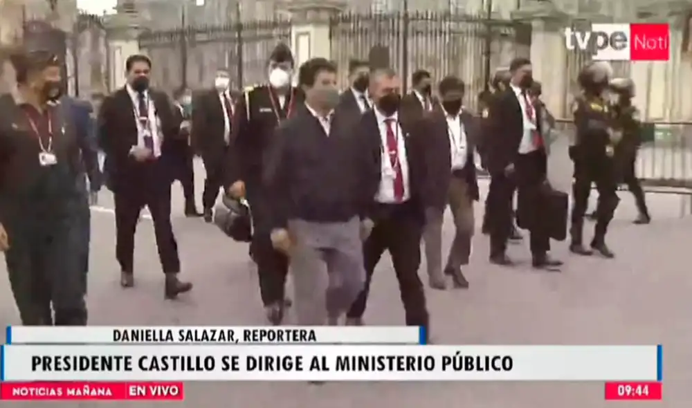Pedro Castillo se trasladó a la sede principal de la Fiscalía junto a su escolta. Foto: captura de TV Perú Pedro Castillo se trasladó a la sede principal de la Fiscalía junto a su escolta. Foto: captura de TV Perú