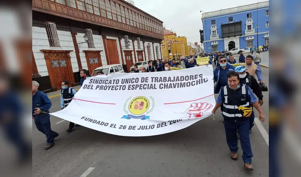 Trabajadores del PECh acataron una paralización de labores. Foto: Y. Goicochea/La República