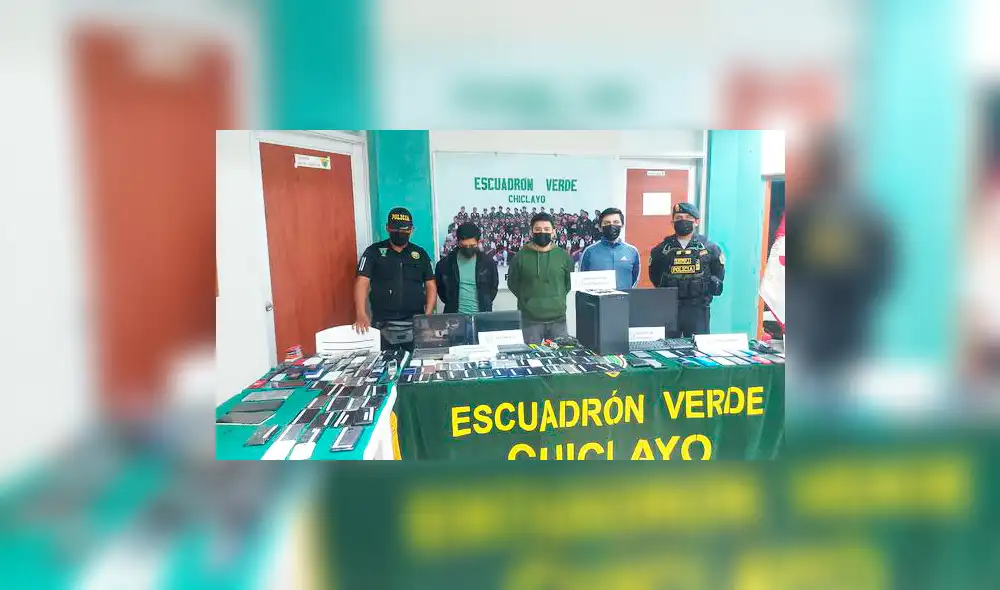 Policías incautaron mercadería de procedencia ilegal y detuvieron a sujetos. Foto: PNP Policías incautaron mercadería de procedencia ilegal y detuvieron a sujetos. Foto: PNP