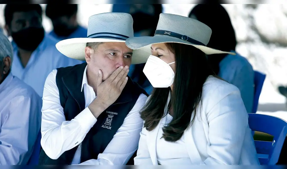 Gobernadora Kimmerlee Gutiérrez y alcalde de Yanahuara, Anghelo Huerta.