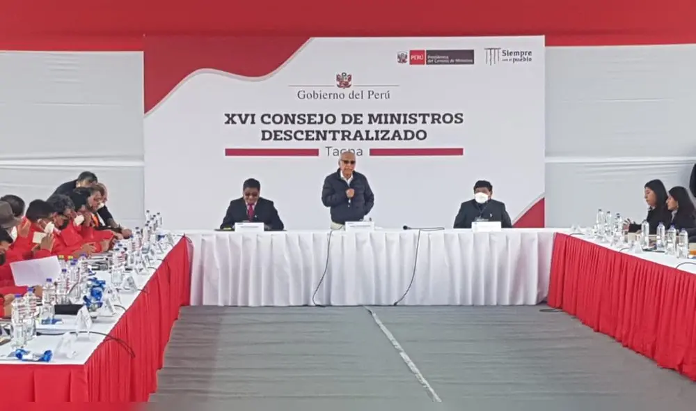 Aníbal Torres preside sesión para resolver problemas en Tacna. Foto: Lis Ferrer / La República