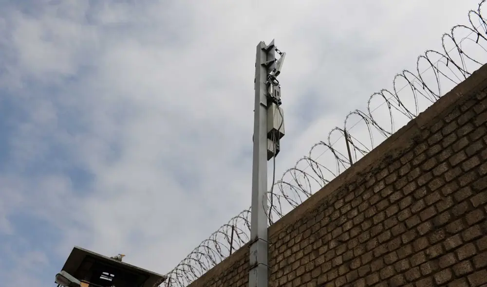 Bloqueadores de señal instalados en el penal afectan a los vecinos de alrededor. Bloqueadores de señal instalados en el penal afectan a los vecinos de alrededor.