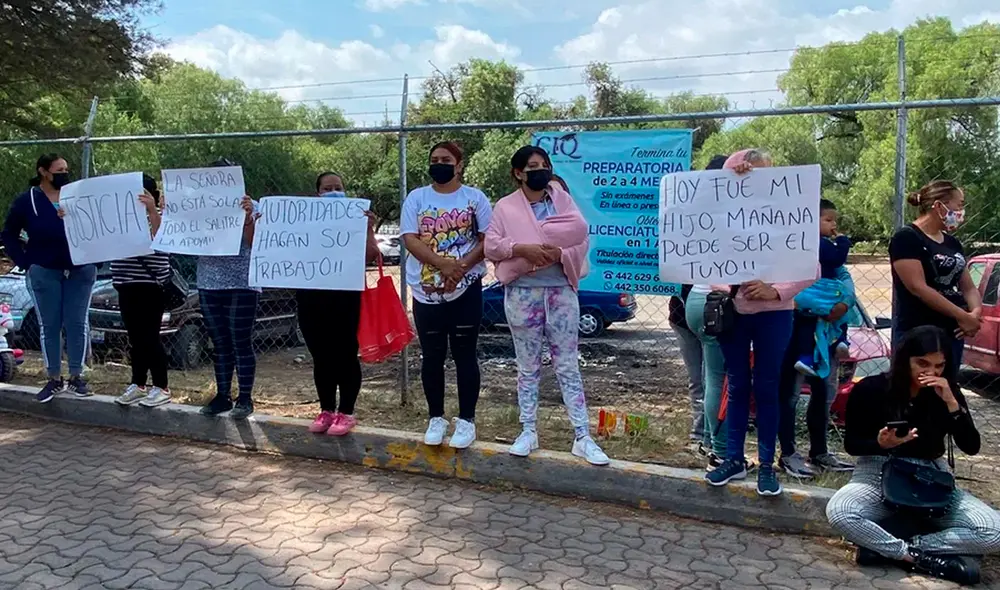 La madre de la víctima contó que la maestra fue quien les habría dado el alcohol a los agresores. (Foto: Twitter/AlertaQro) La madre de la víctima contó que la maestra fue quien les habría dado el alcohol a los agresores. (Foto: Twitter/AlertaQro)