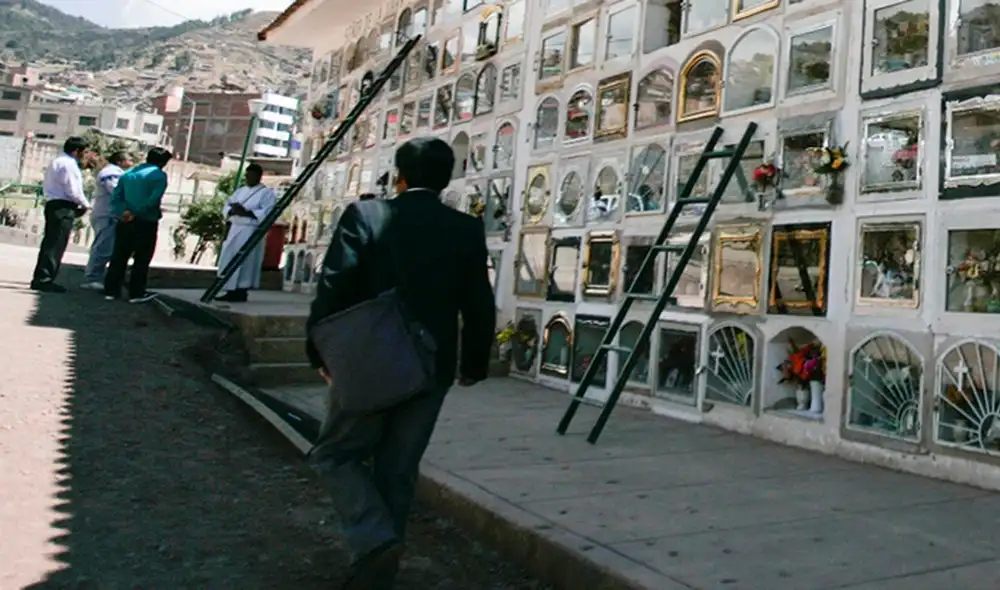 Población del Sur visita cementerios por el Día del Padre. Foto: La República Archivo