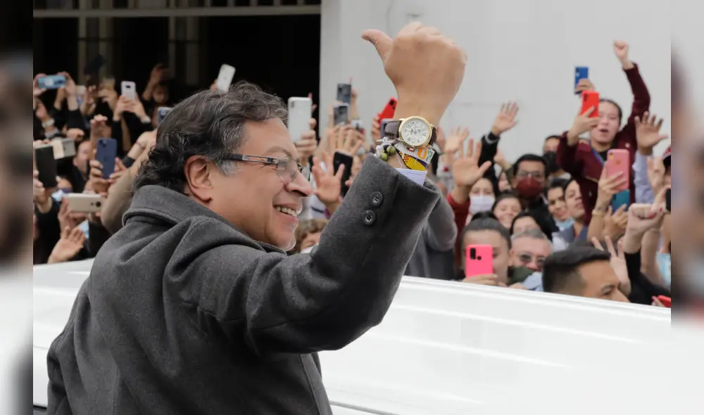 Gustavo Petro agradeció a sus votantes la victoria en las Elecciones de Colombia. Foto: EFE