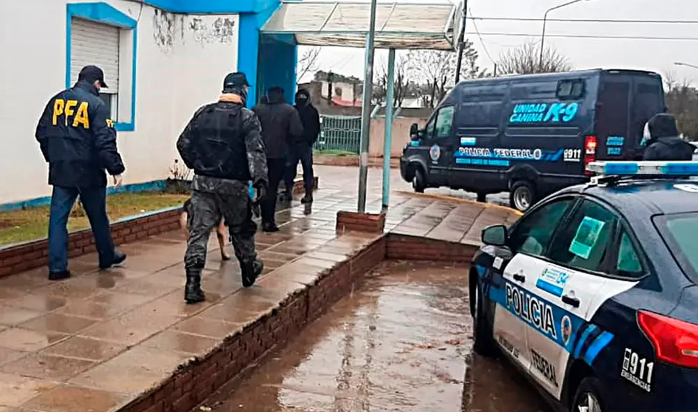 El pequeño no pudo regresar a su hogar de forma tranquila, como lo hacía diariamente. Foto: referencial/Clarin