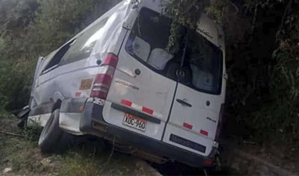 Unidad transportaba a turistas. Foto: Cusco en Portada Unidad transportaba a turistas. Foto: Cusco en Portada