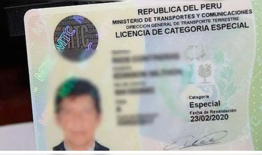 Un ciudadano cajamarquino denunció haber sido estafado con la suma de 1.200 soles, monto que pagó para que le tramiten, de forma ilegal, una licencia de conducir. Foto: captura de vídeo/Cajamarca Reporteros. Un ciudadano cajamarquino denunció haber sido estafado con la suma de 1.200 soles, monto que pagó para que le tramiten, de forma ilegal, una licencia de conducir. Foto: captura de vídeo/Cajamarca Reporteros.